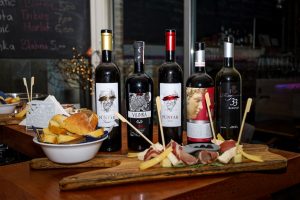 Pročitajte više o članku U Smokvi održana vinska radionica Cuvee 2.